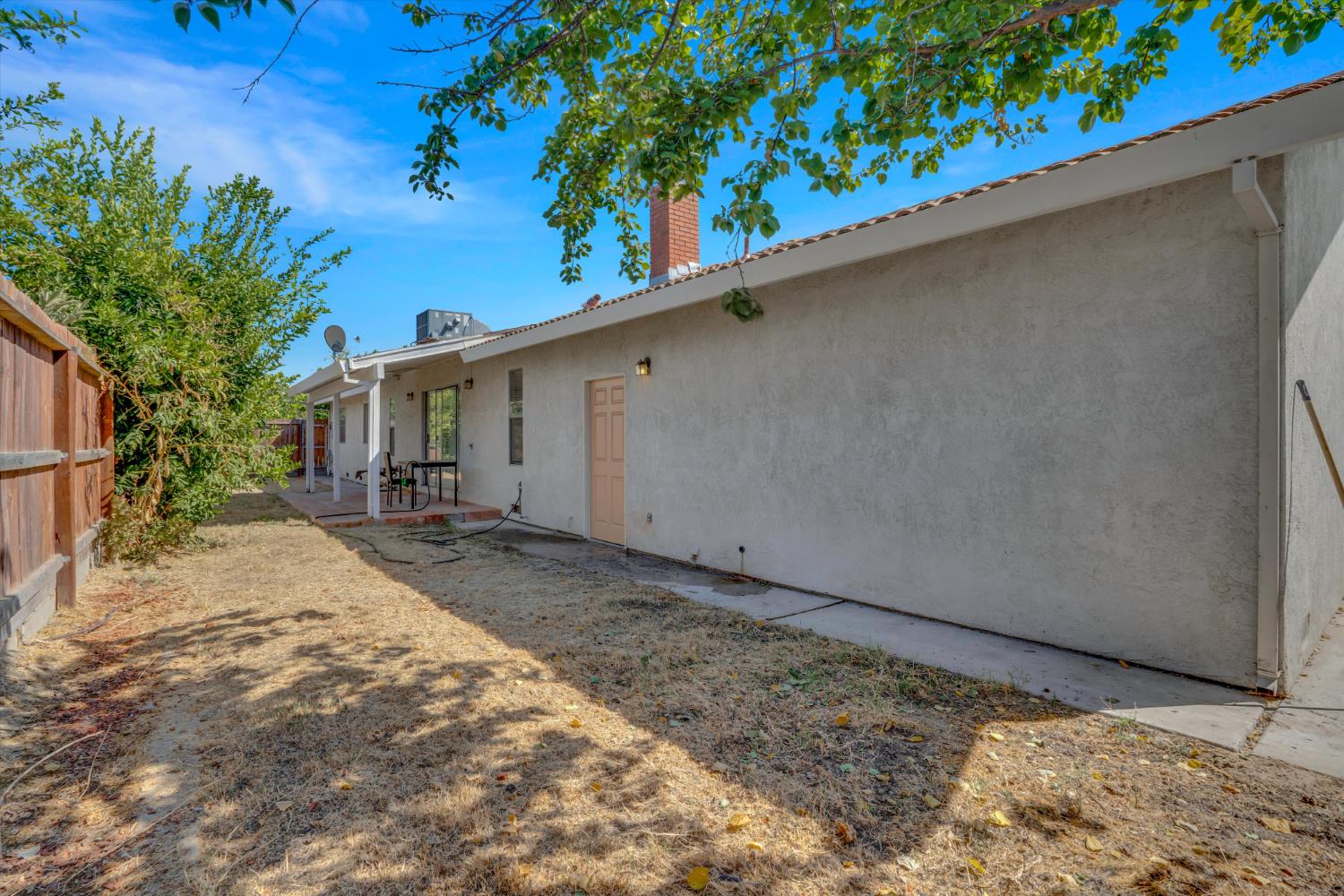 517 W Tuolumne Rd, Turlock, CA 95382
