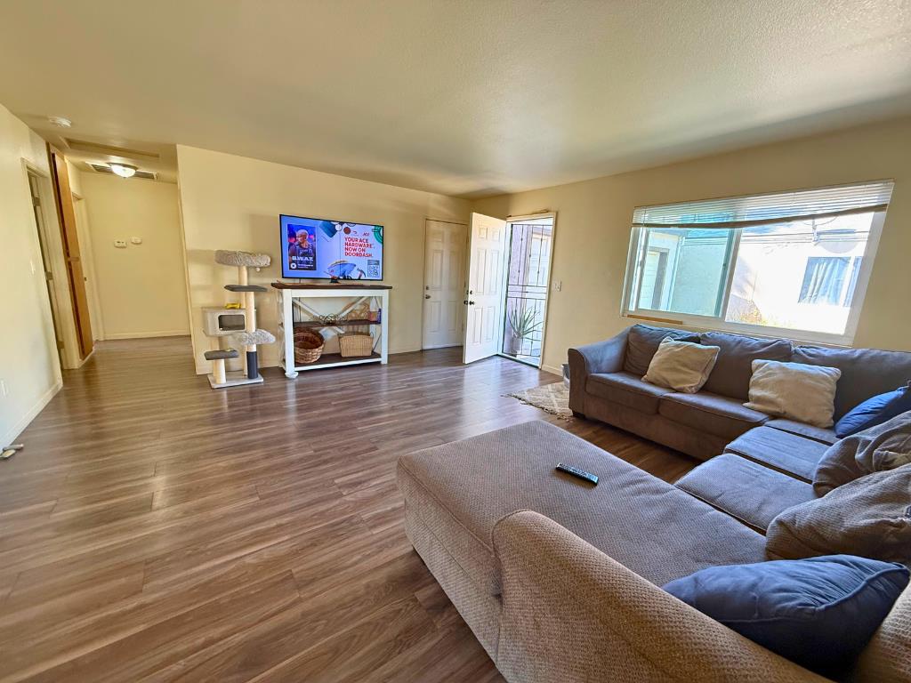 140 Algen Ave, Modesto, CA 95358