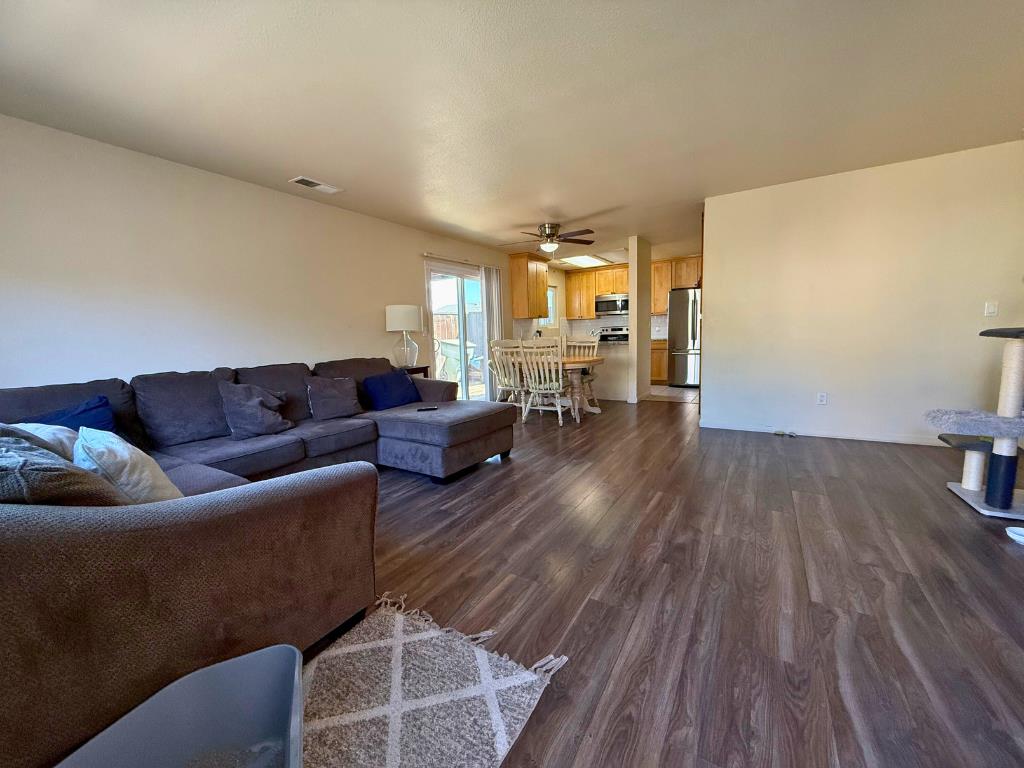 140 Algen Ave, Modesto, CA 95358