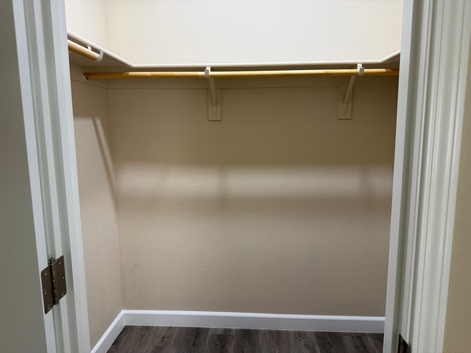 8230 Lake Shore Dr, Chowchilla, CA 93610