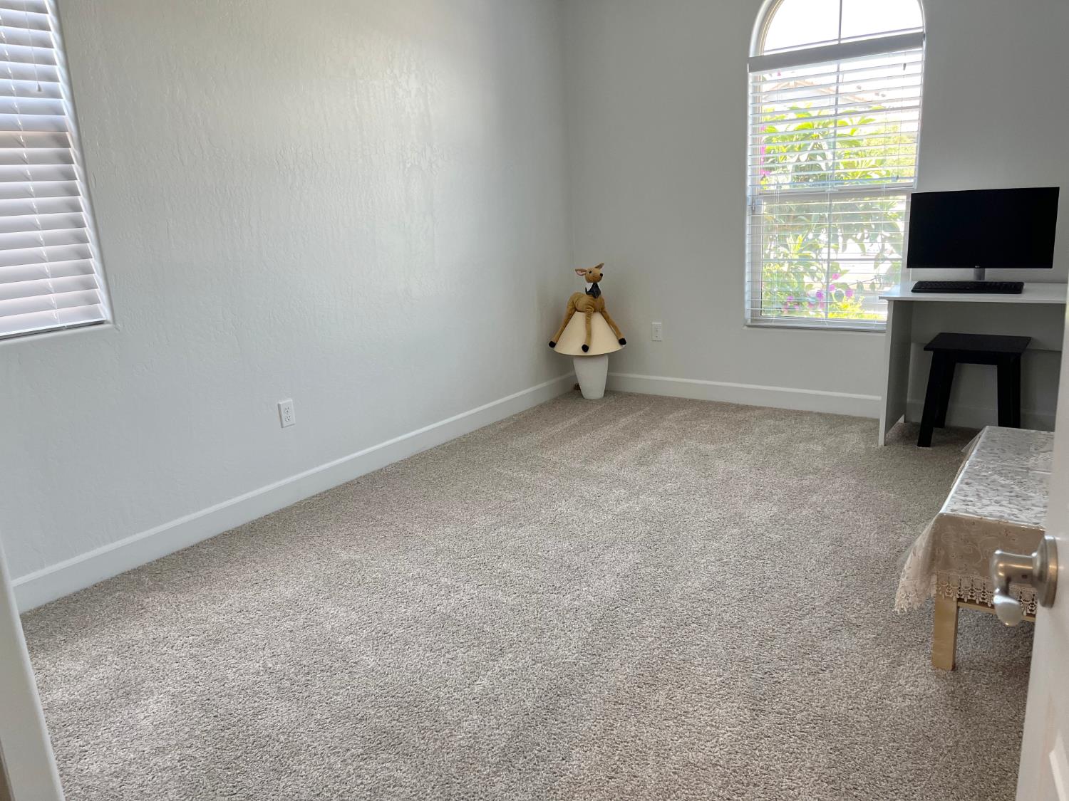 1405 W Tyler Ct, Visalia, CA 93291