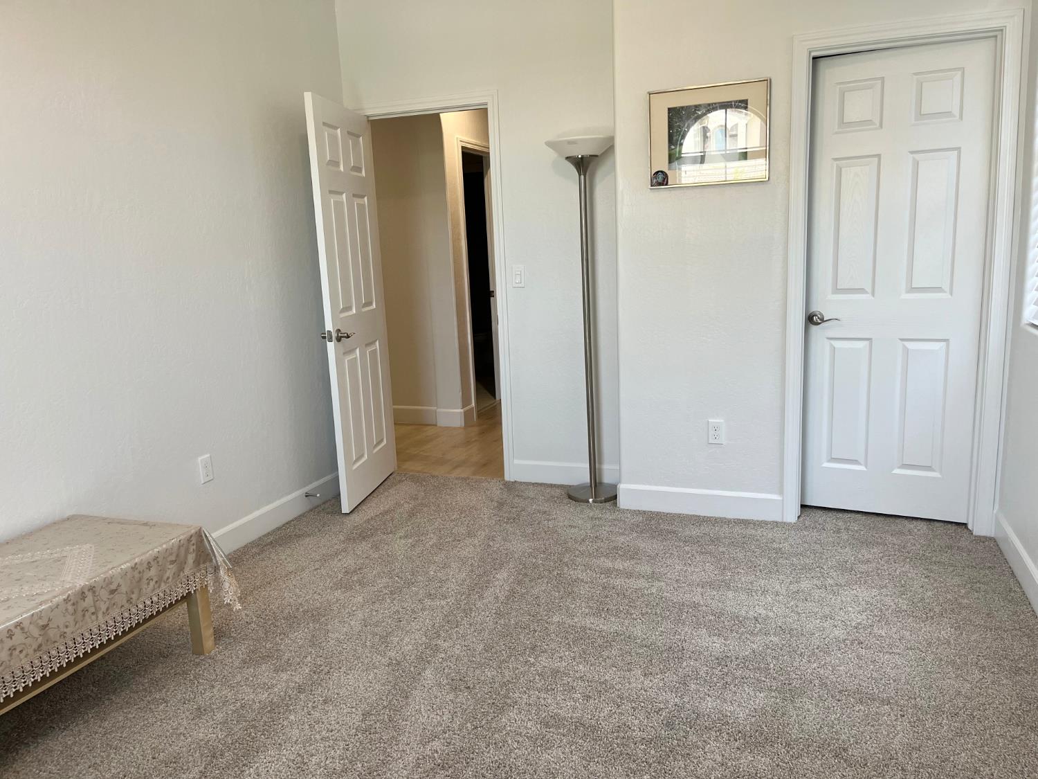 1405 W Tyler Ct, Visalia, CA 93291