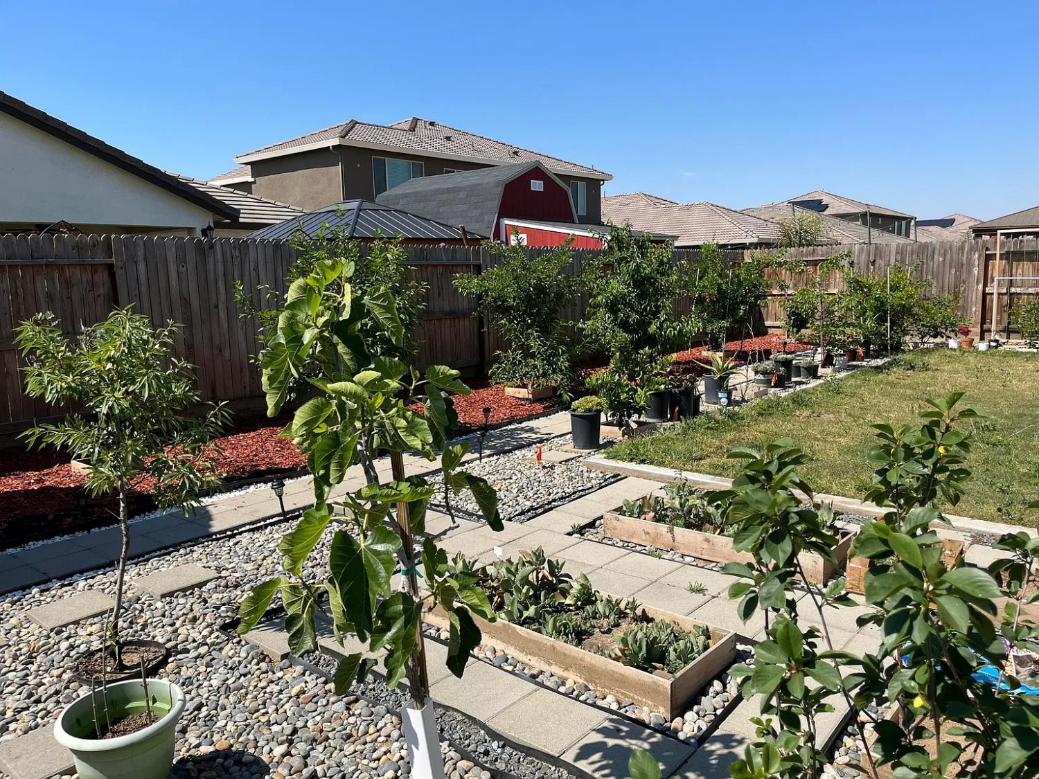 1405 W Tyler Ct, Visalia, CA 93291