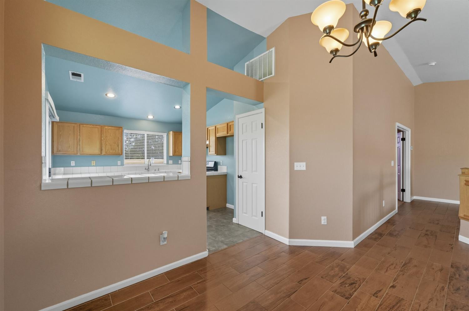 1931 Diamond Oak Way, Manteca, CA 95336