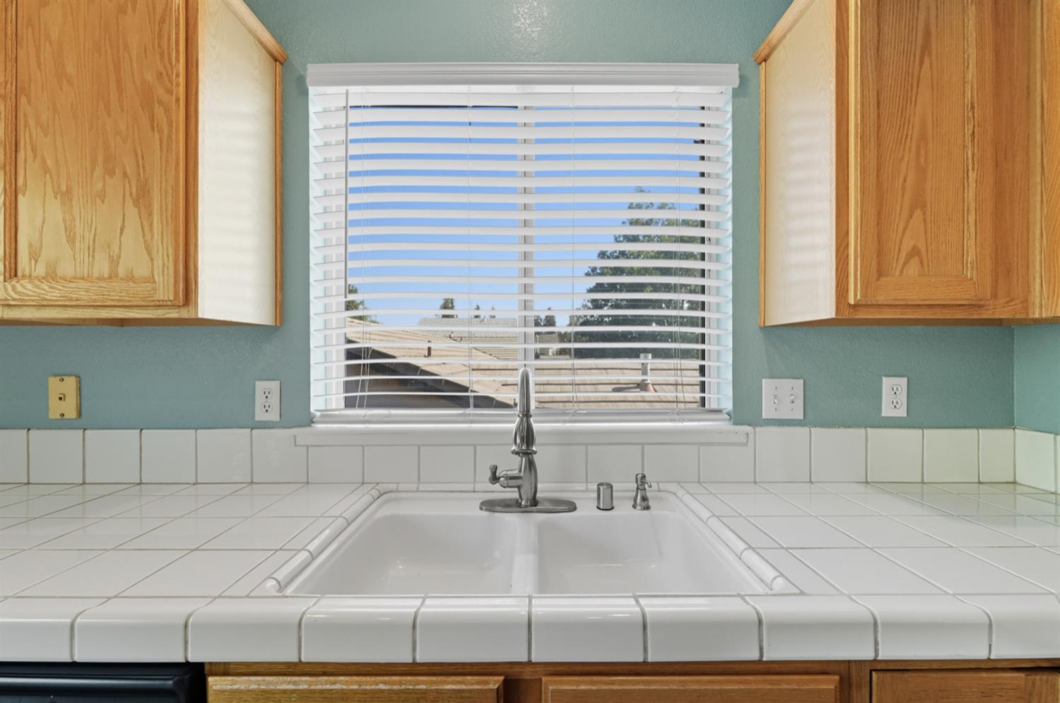 1931 Diamond Oak Way, Manteca, CA 95336