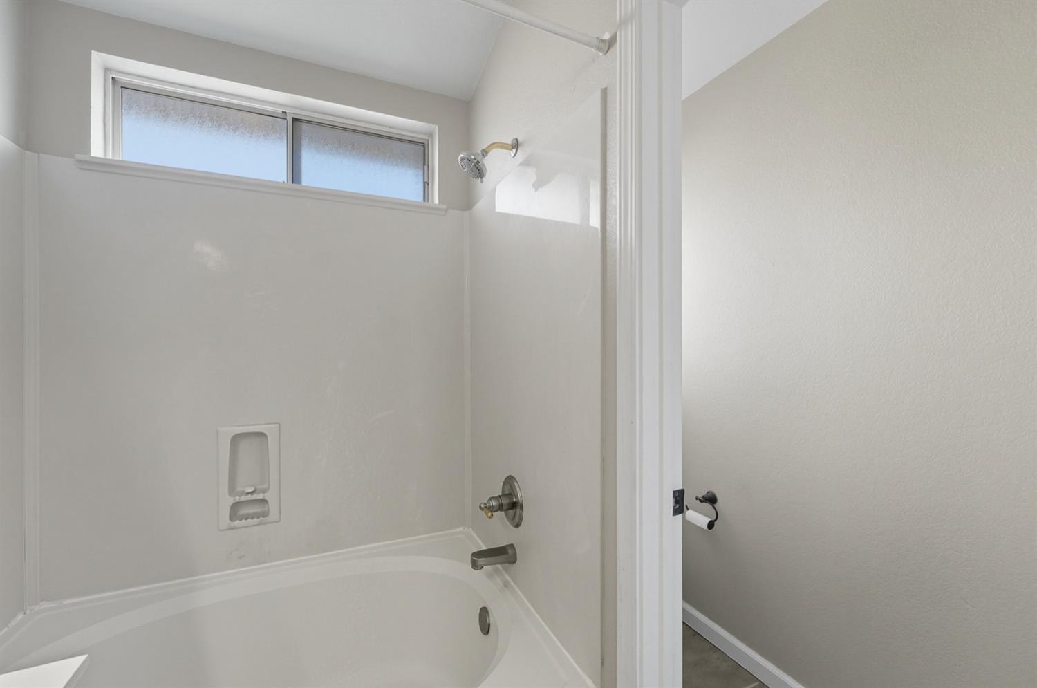 1931 Diamond Oak Way, Manteca, CA 95336