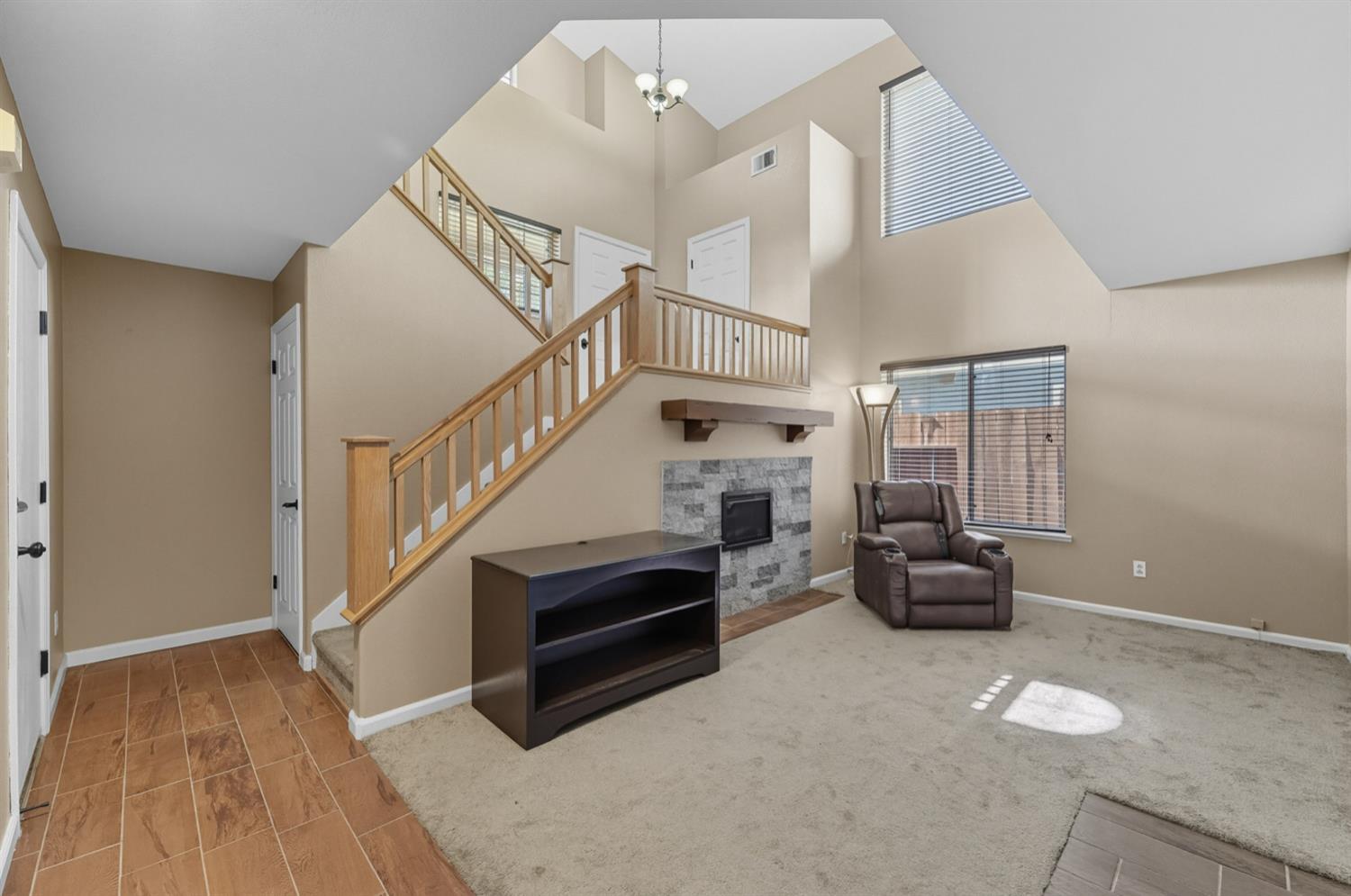 1931 Diamond Oak Way, Manteca, CA 95336