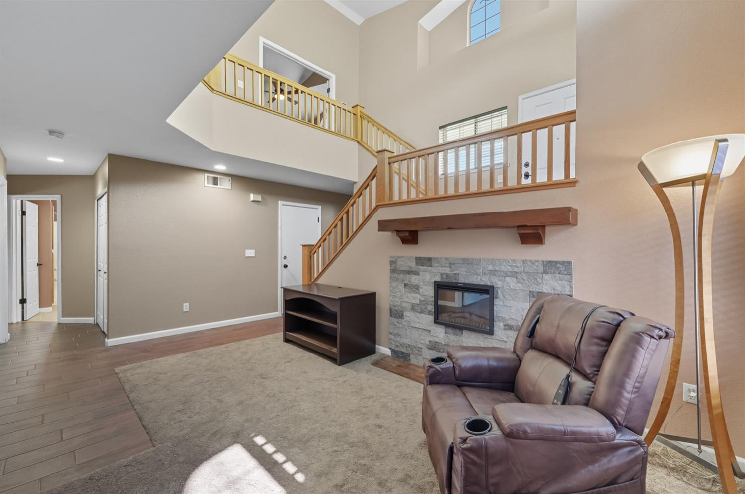 1931 Diamond Oak Way, Manteca, CA 95336