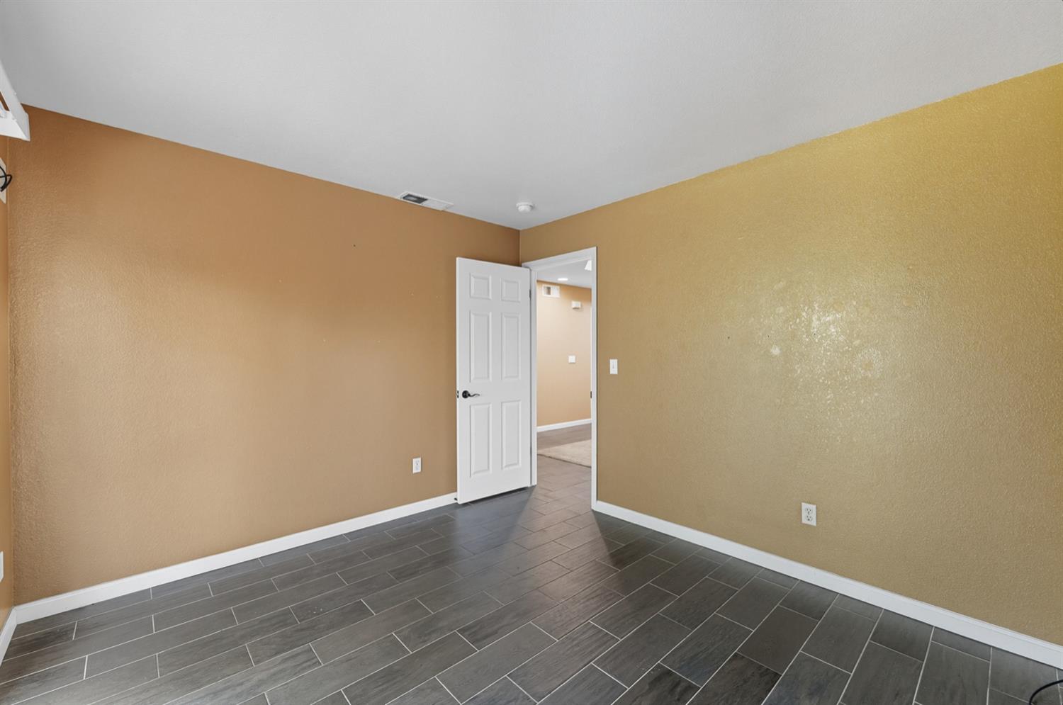 1931 Diamond Oak Way, Manteca, CA 95336