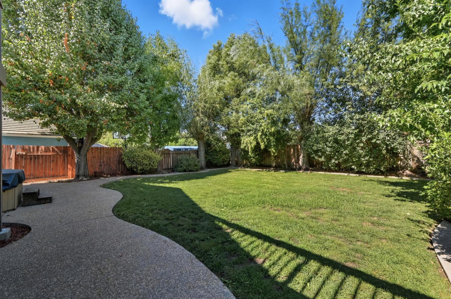 1931 Diamond Oak Way, Manteca, CA 95336