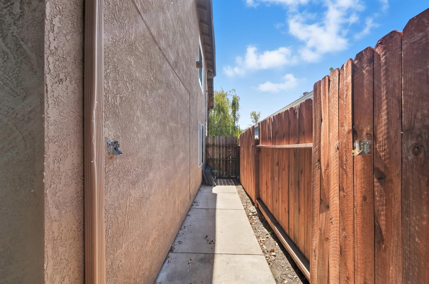 1931 Diamond Oak Way, Manteca, CA 95336