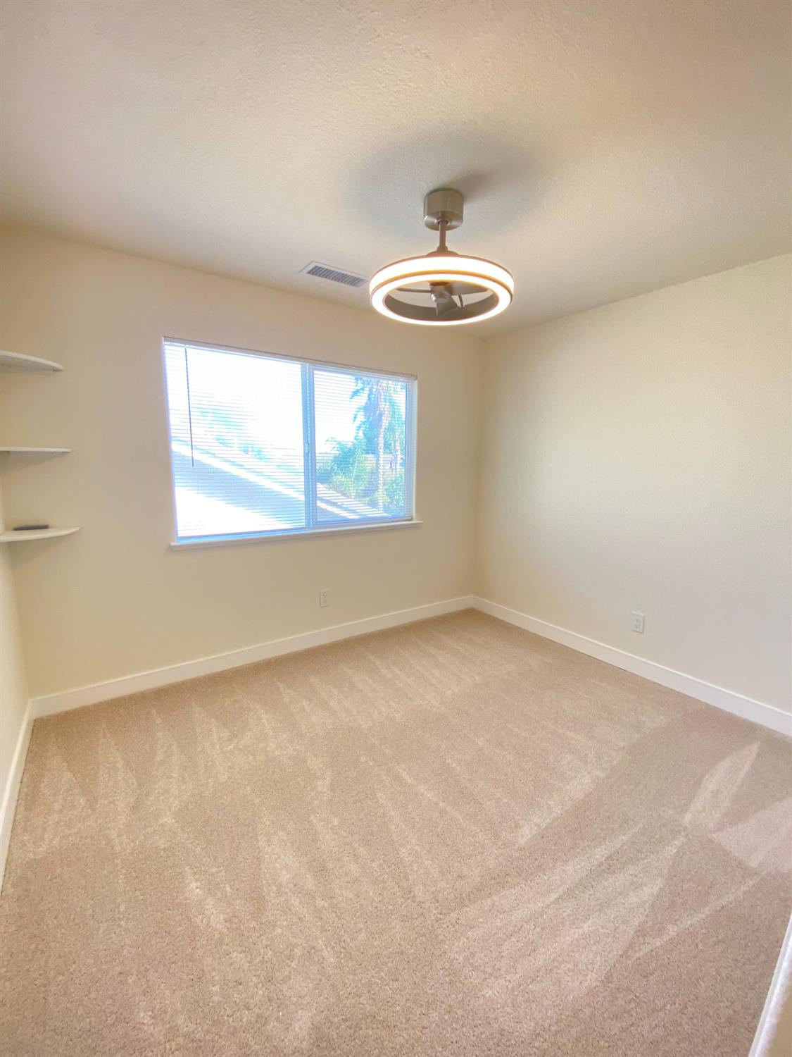 1716 Via Milano, Gustine, CA 95322