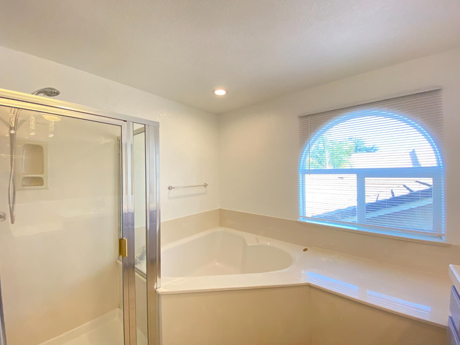 1716 Via Milano, Gustine, CA 95322