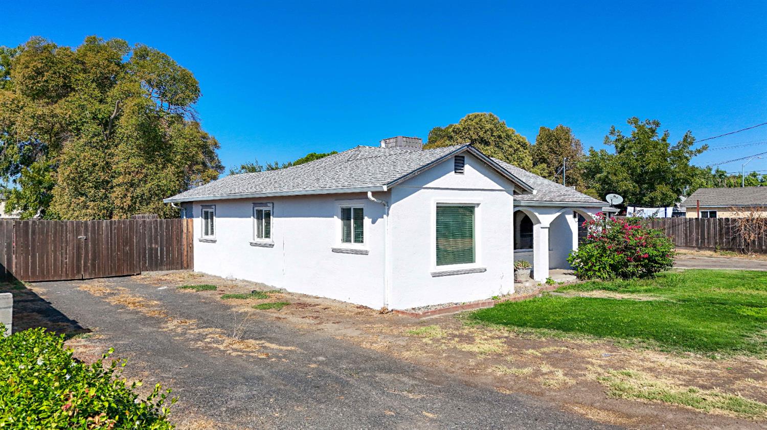 1535 Melrose Ave, Modesto, CA 95350
