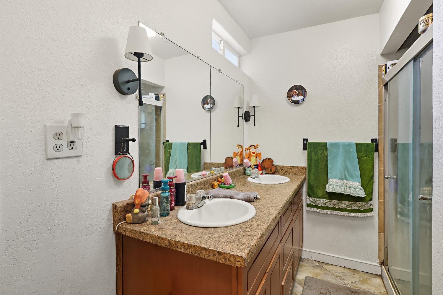 1535 Melrose Ave, Modesto, CA 95350