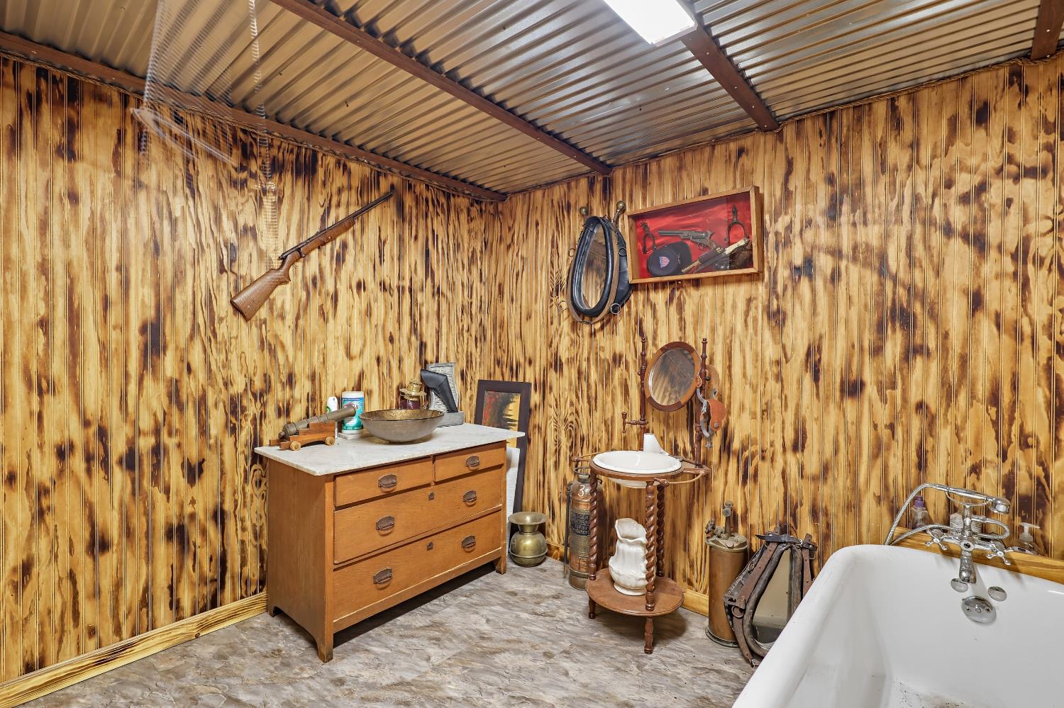 1535 Melrose Ave, Modesto, CA 95350