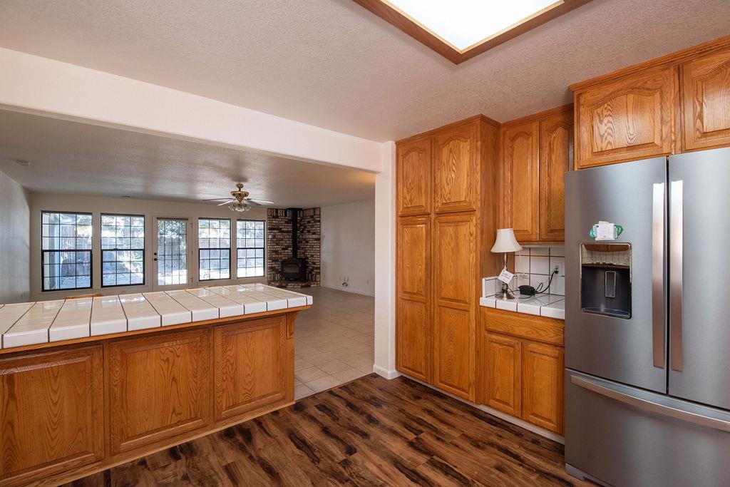 24 N Bryan Ave, Oakdale, CA 95361