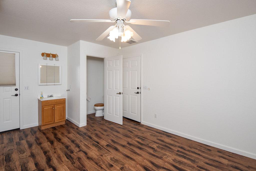 24 N Bryan Ave, Oakdale, CA 95361