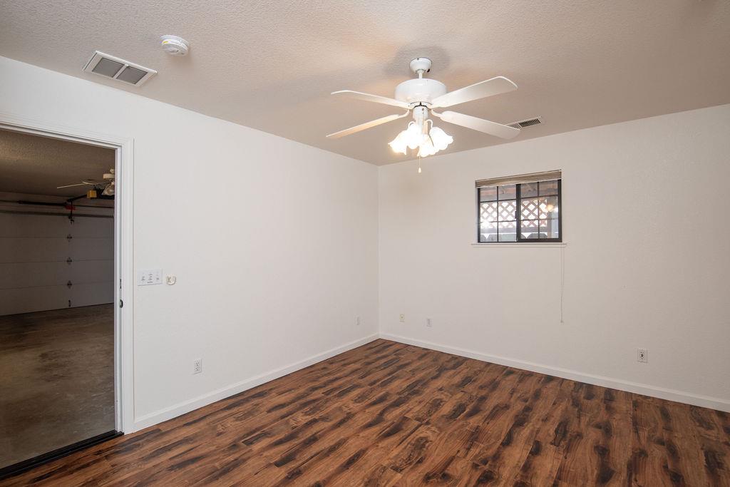 24 N Bryan Ave, Oakdale, CA 95361