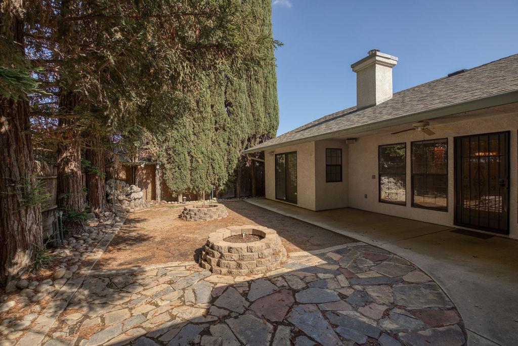 24 N Bryan Ave, Oakdale, CA 95361