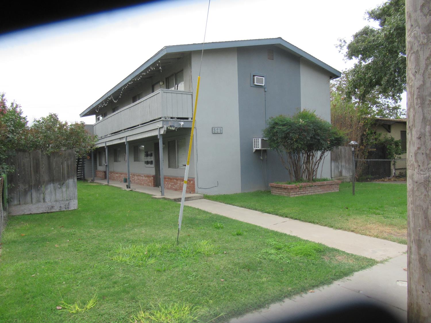 325 W H St, Oakdale, CA 95361