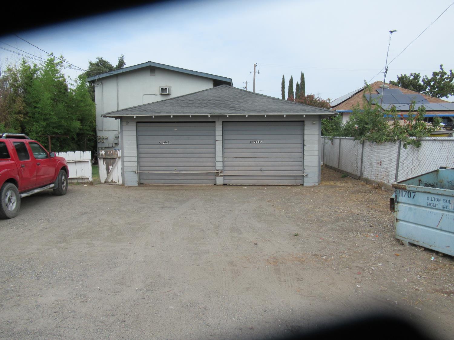 325 W H St, Oakdale, CA 95361