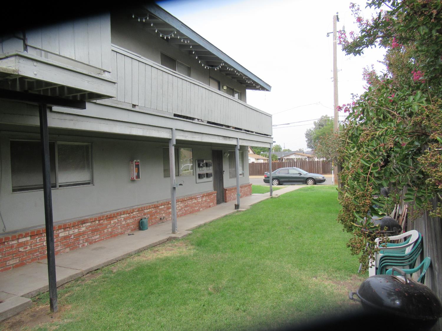 325 W H St, Oakdale, CA 95361