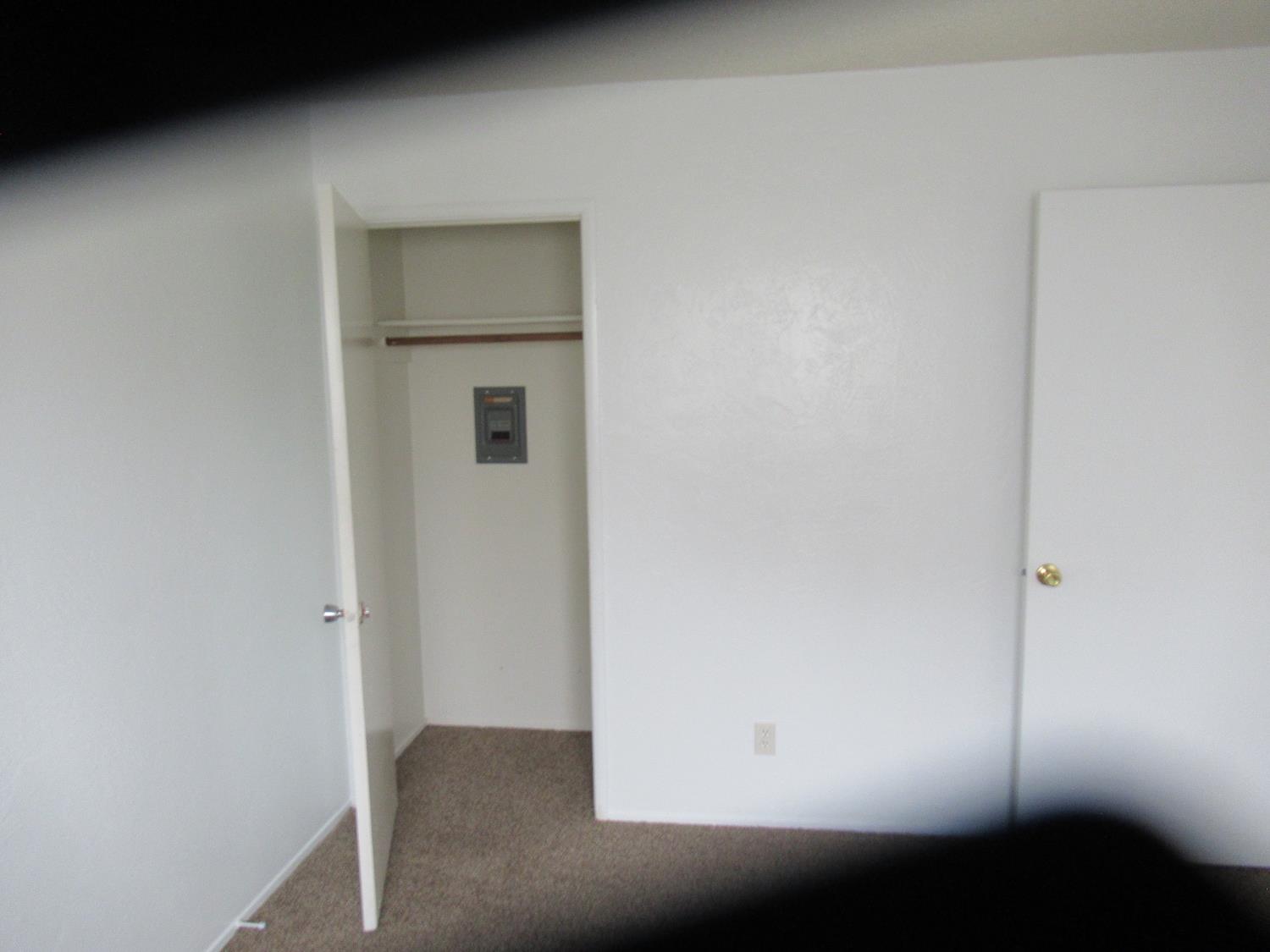 325 W H St, Oakdale, CA 95361