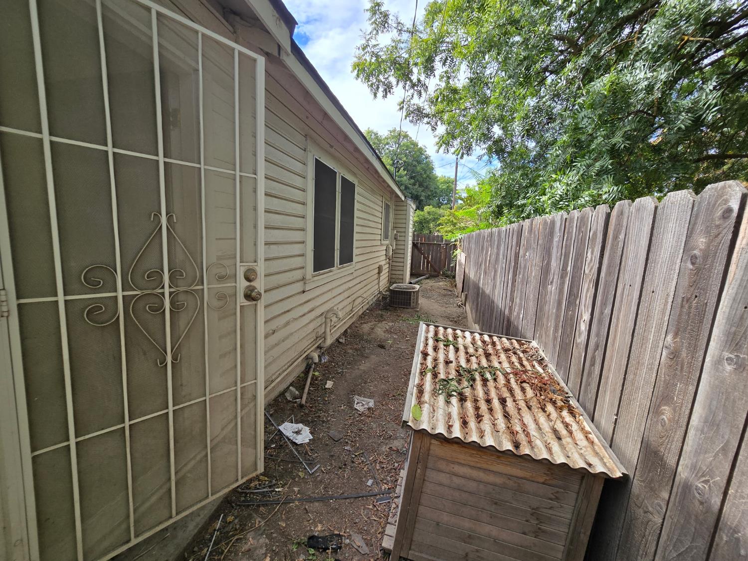 334 Semple St, Modesto, CA 95354