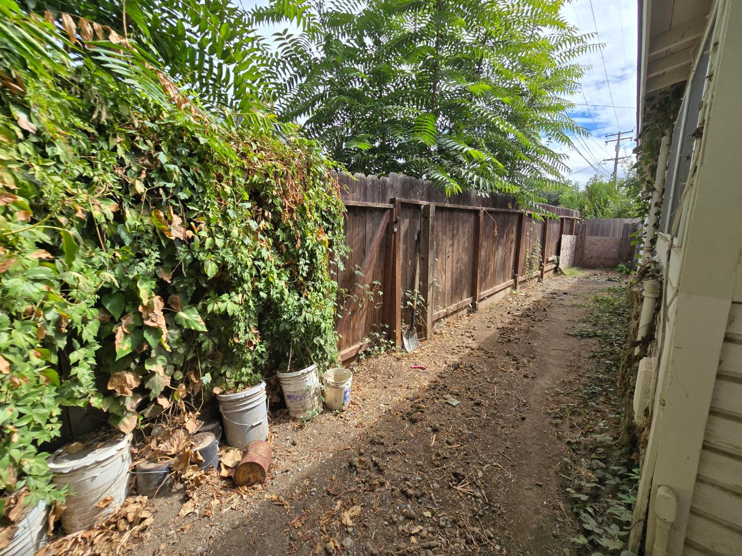 334 Semple St, Modesto, CA 95354