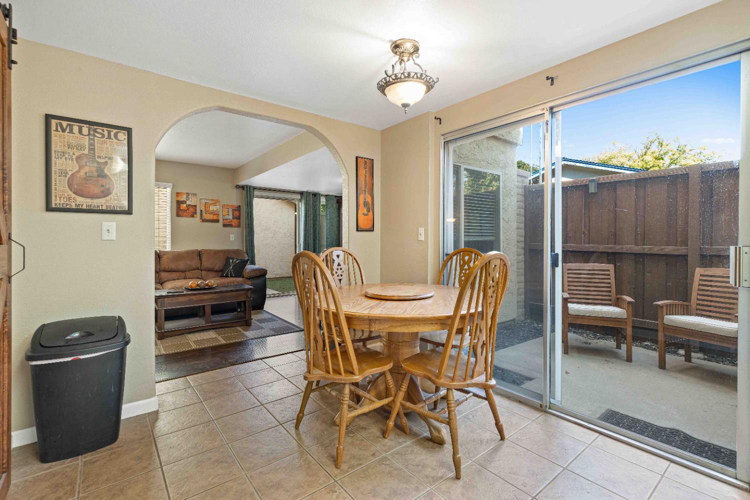 3625 Fawndale Dr, Modesto, CA 95356