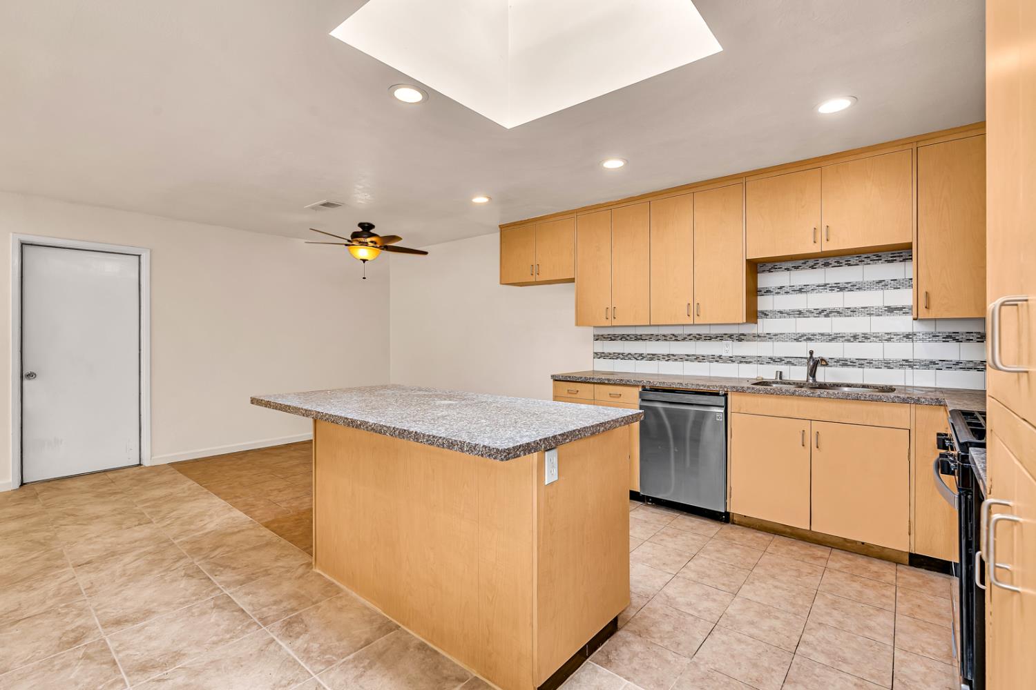 200 Dorita Way, Modesto, CA 95354