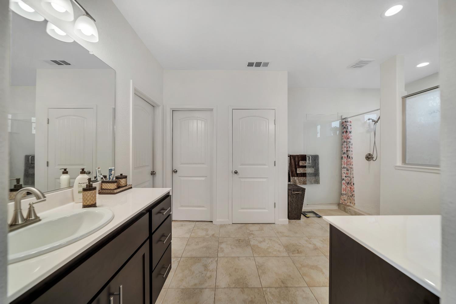 1581 Veteran St, Manteca, CA 95337