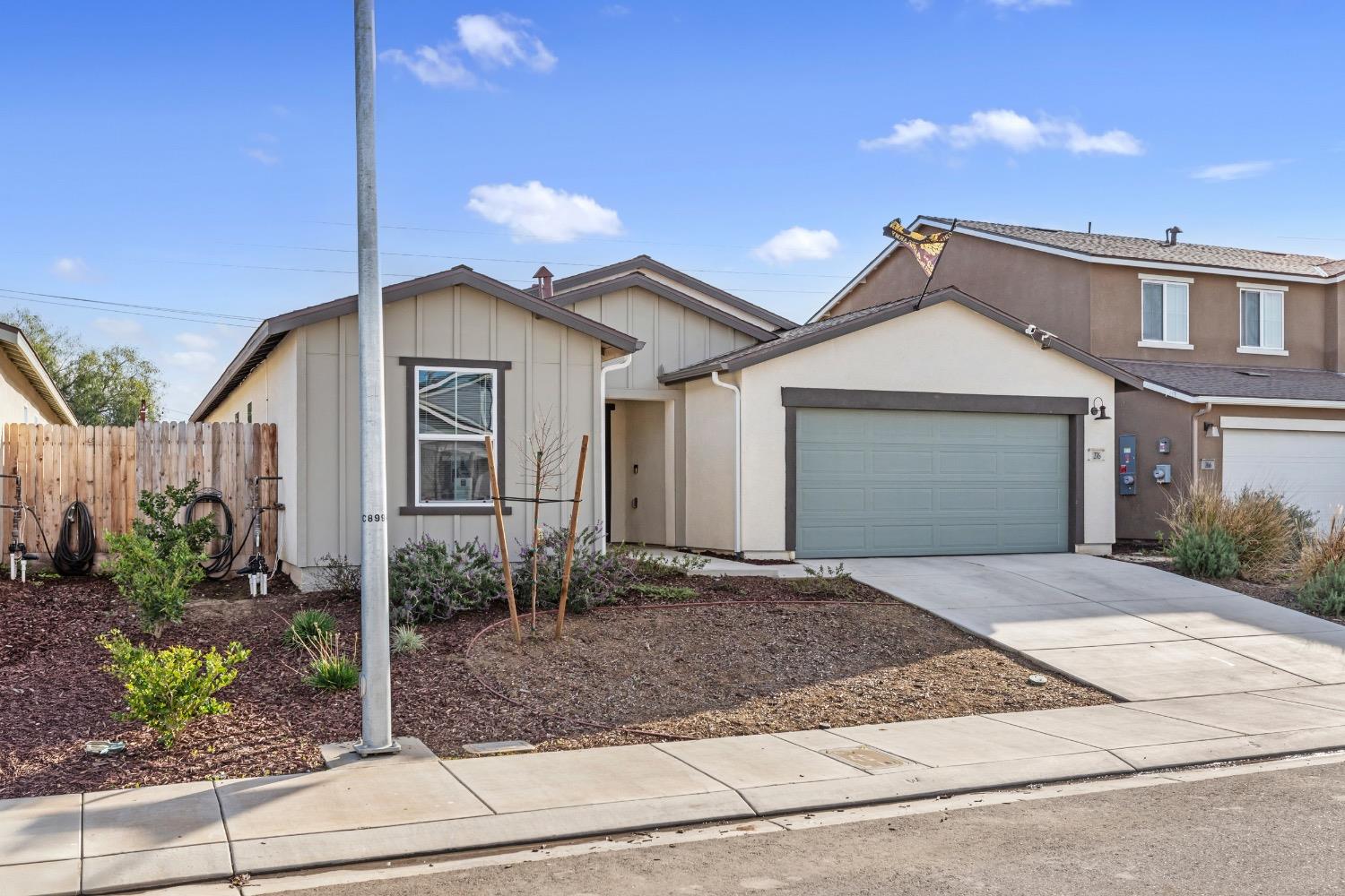 276 Grand View Ct, Merced, CA 95341