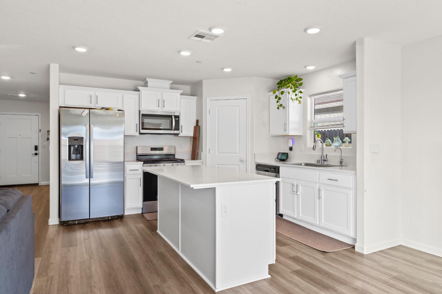 276 Grand View Ct, Merced, CA 95341