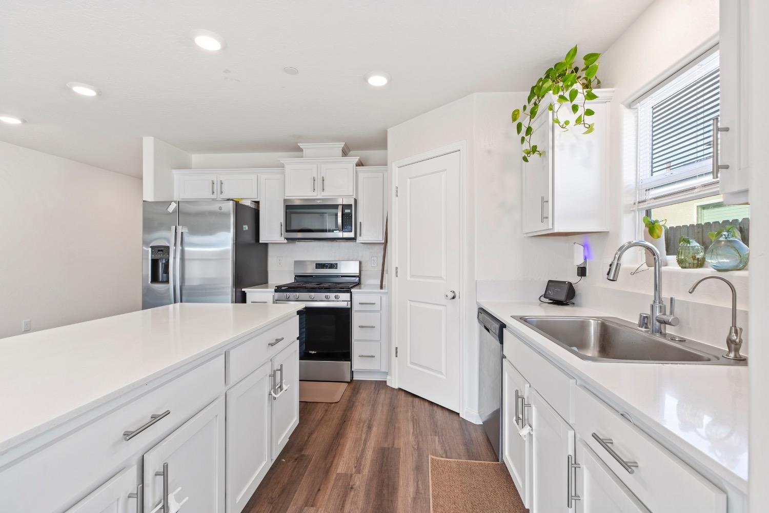 276 Grand View Ct, Merced, CA 95341