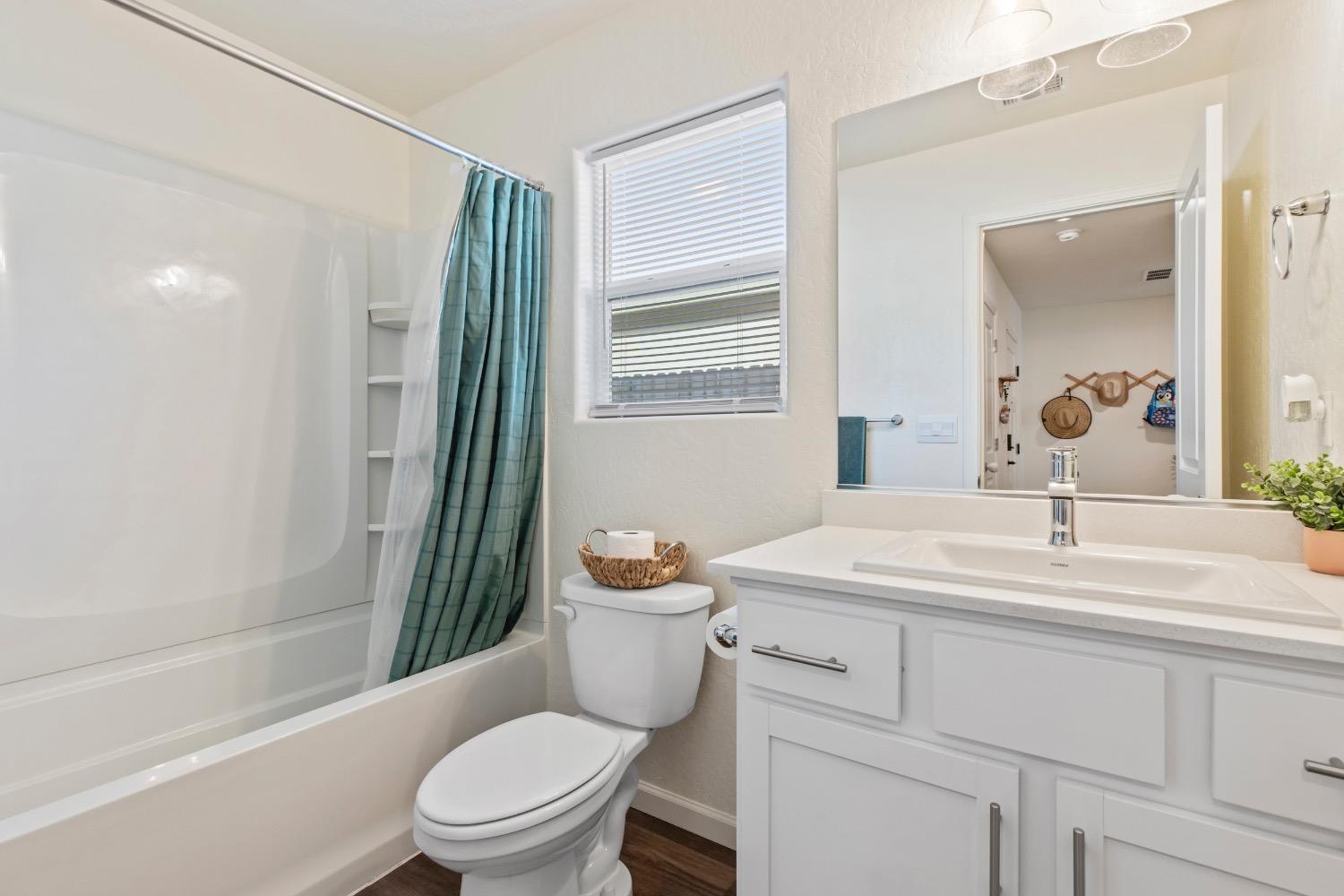 276 Grand View Ct, Merced, CA 95341