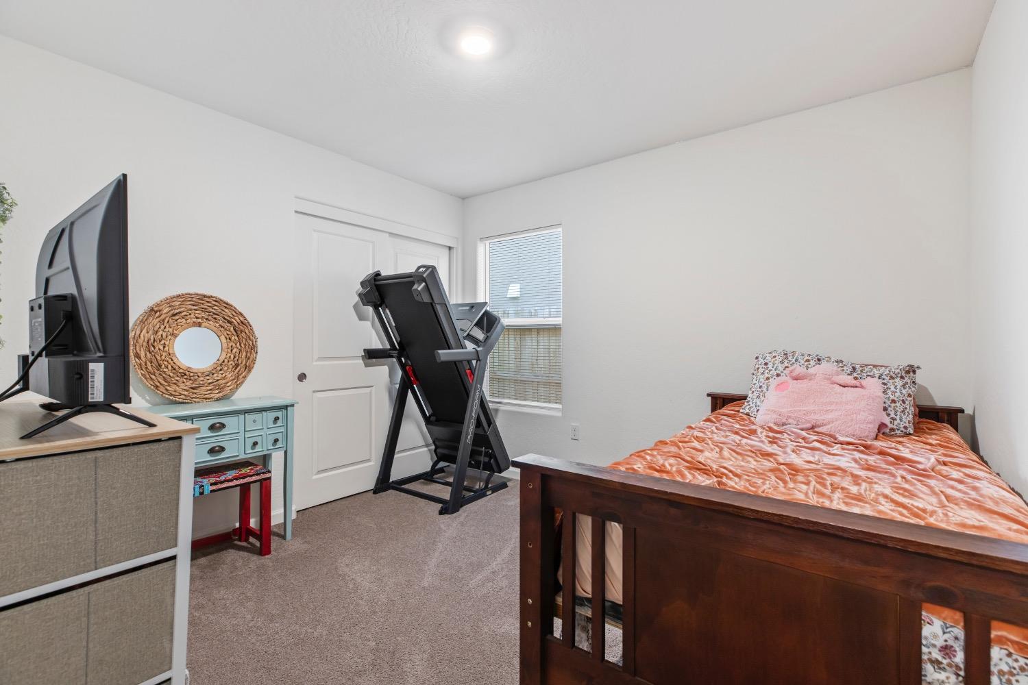 276 Grand View Ct, Merced, CA 95341