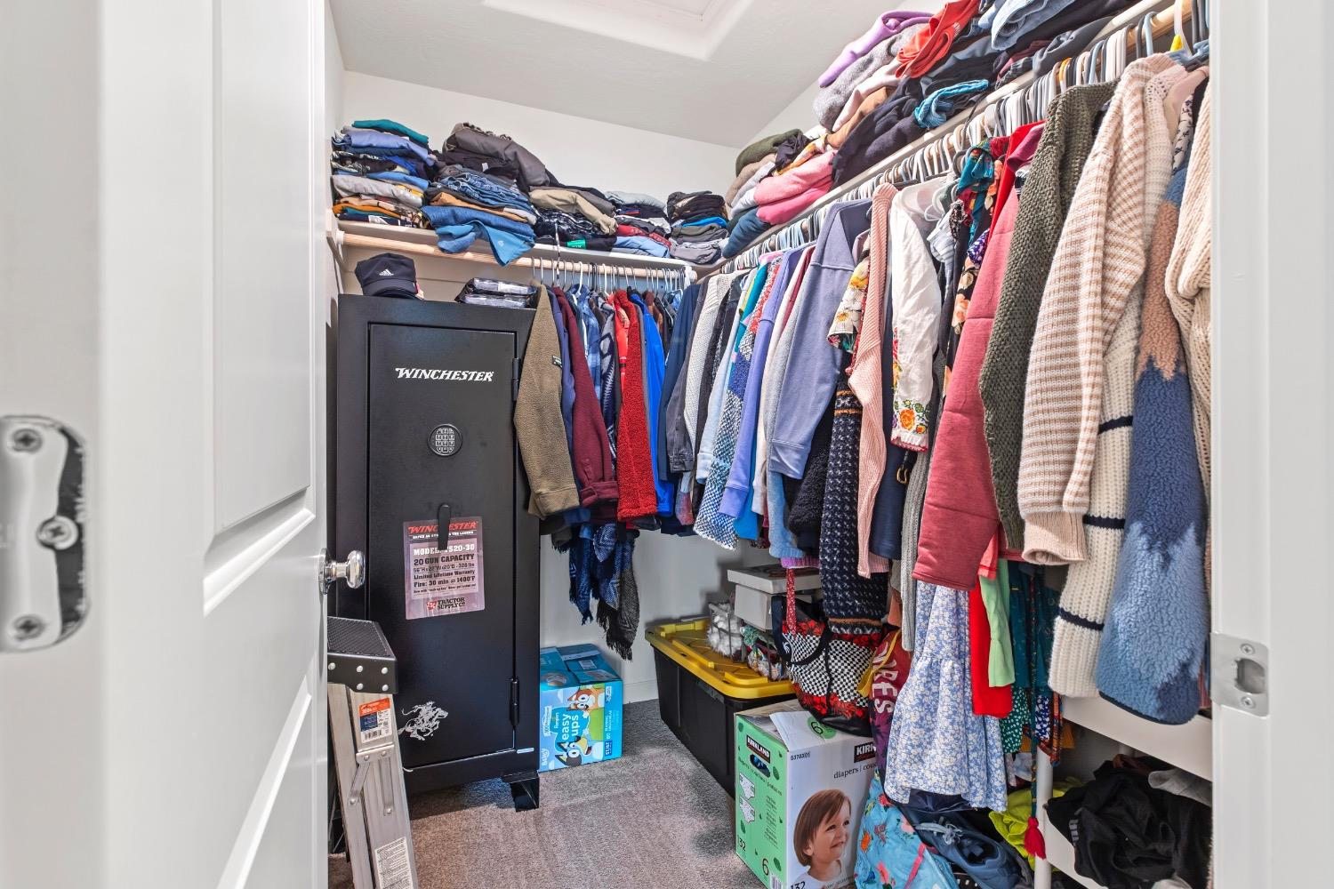 276 Grand View Ct, Merced, CA 95341