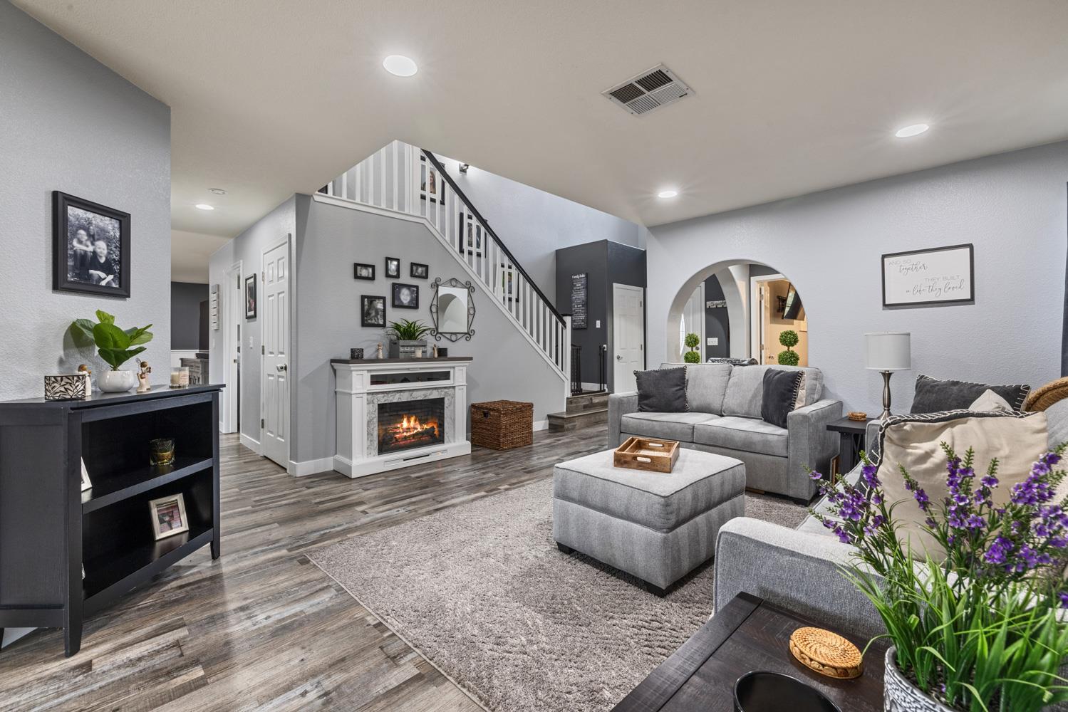 818 Travaille Way, Ripon, CA 95366