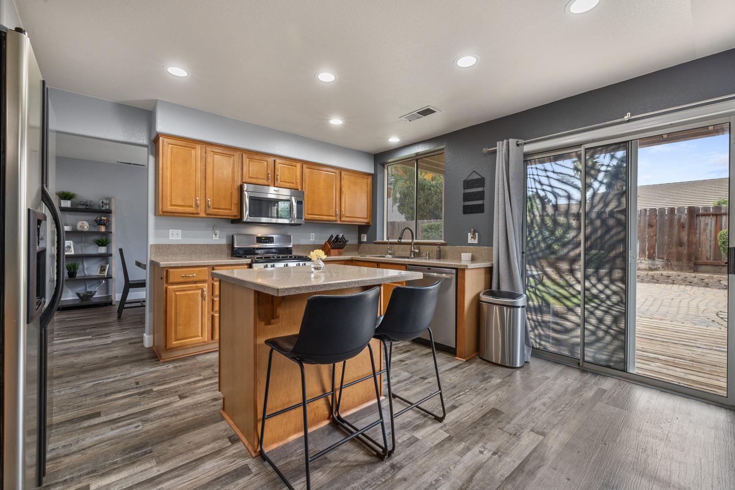 818 Travaille Way, Ripon, CA 95366