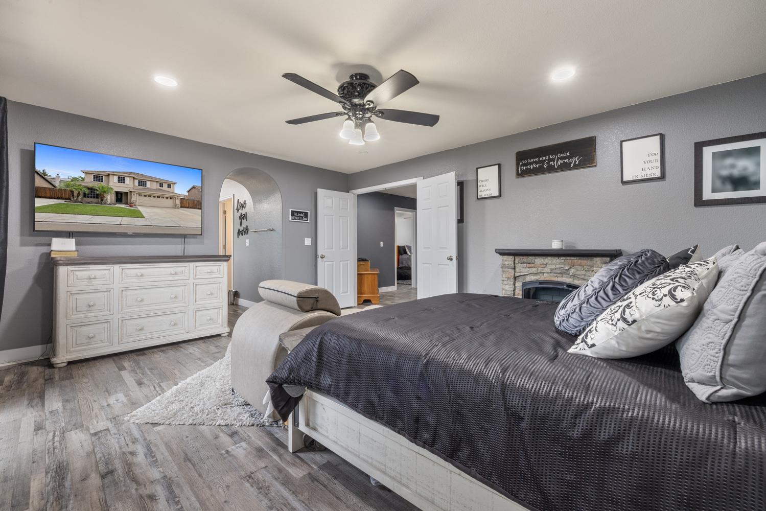 818 Travaille Way, Ripon, CA 95366