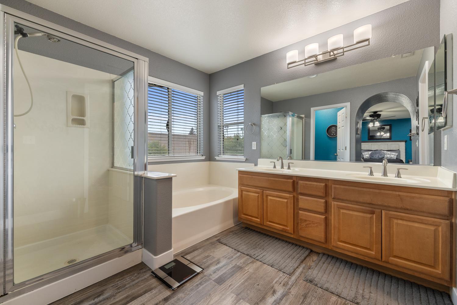 818 Travaille Way, Ripon, CA 95366