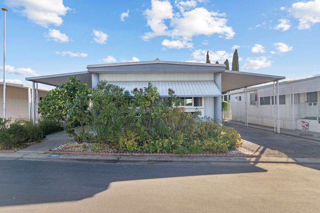 2505 Jackson Avenue #107, Escalon, CA 95320