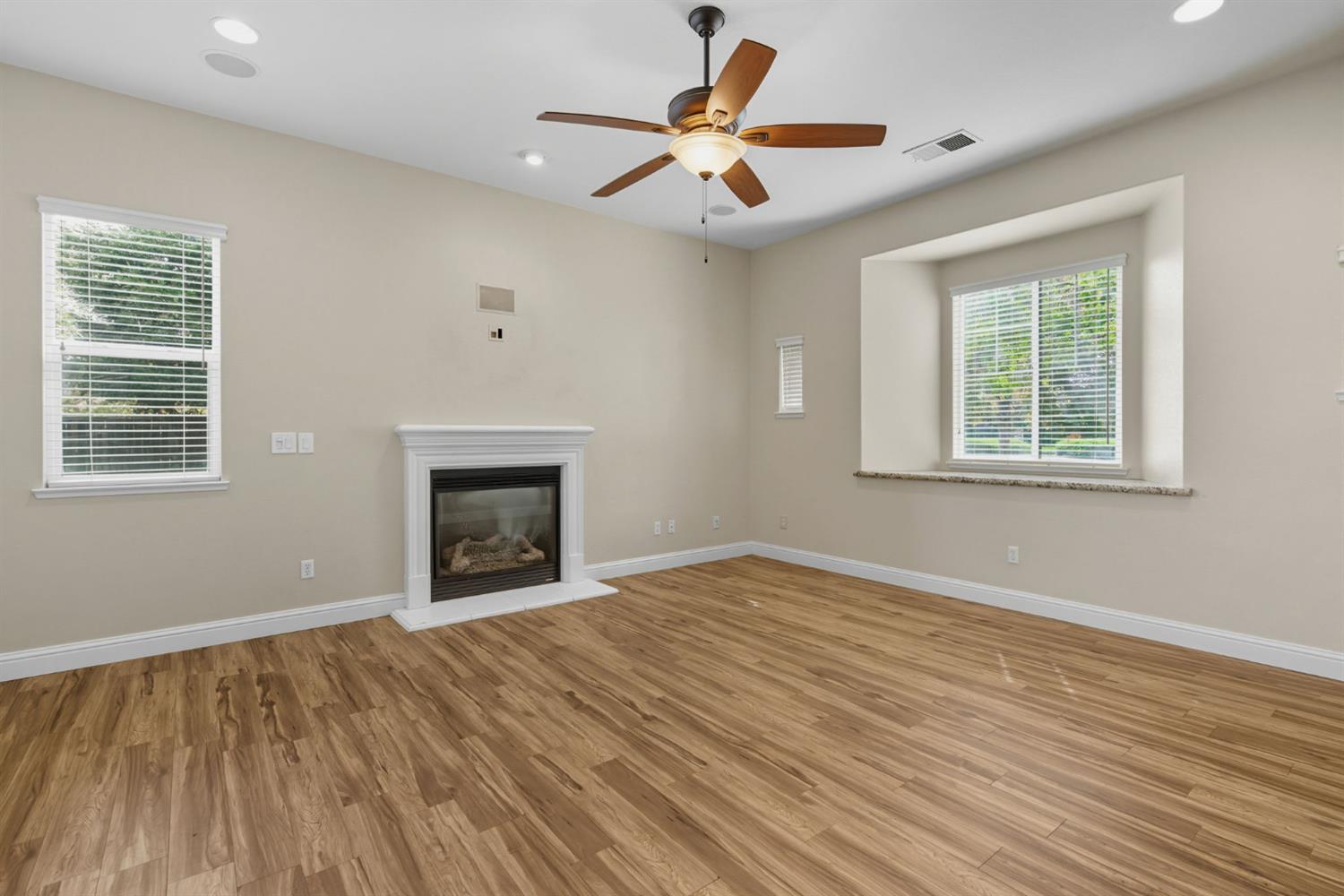 433 Travertine Dr, Ripon, CA 95366