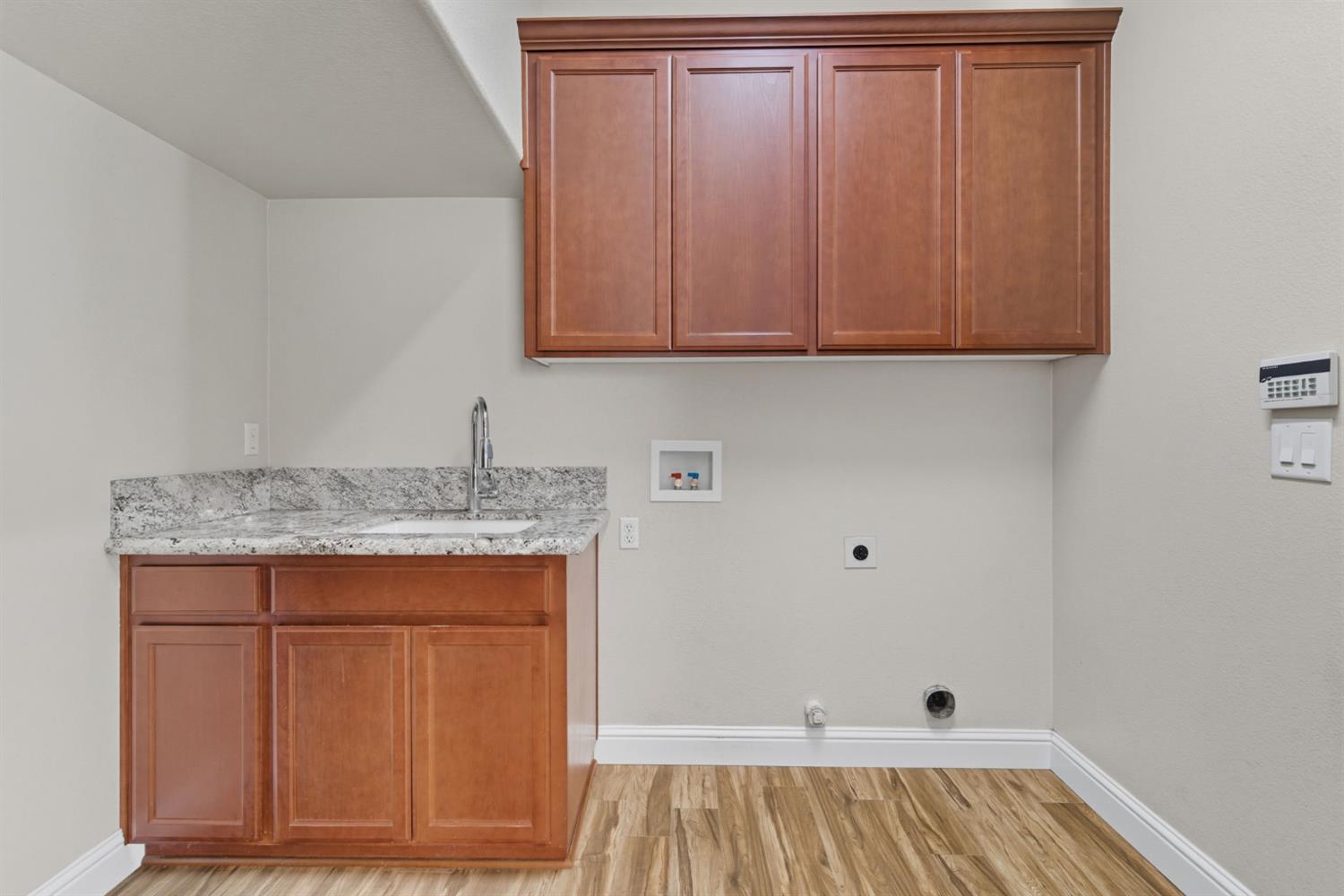 433 Travertine Dr, Ripon, CA 95366