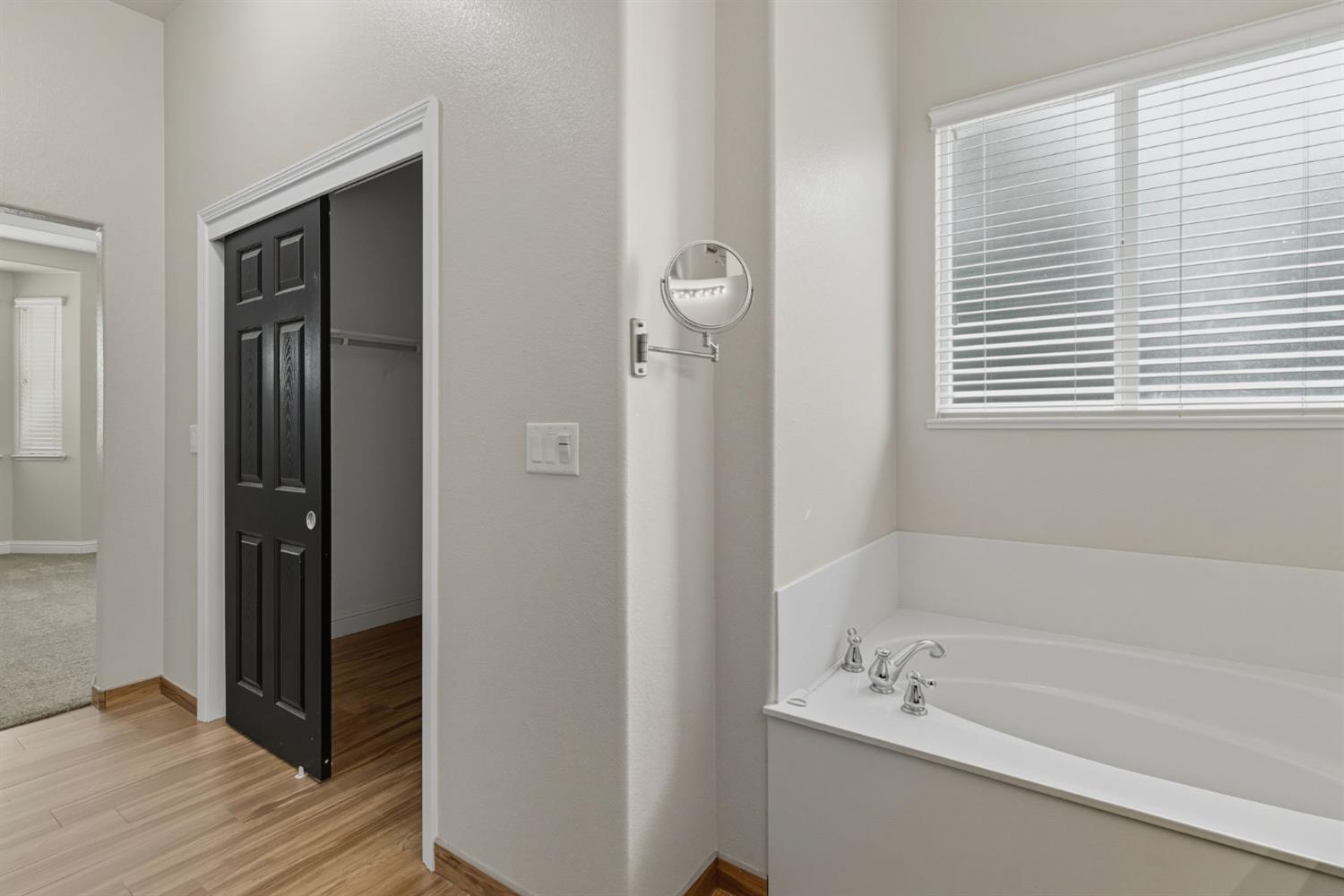 433 Travertine Dr, Ripon, CA 95366