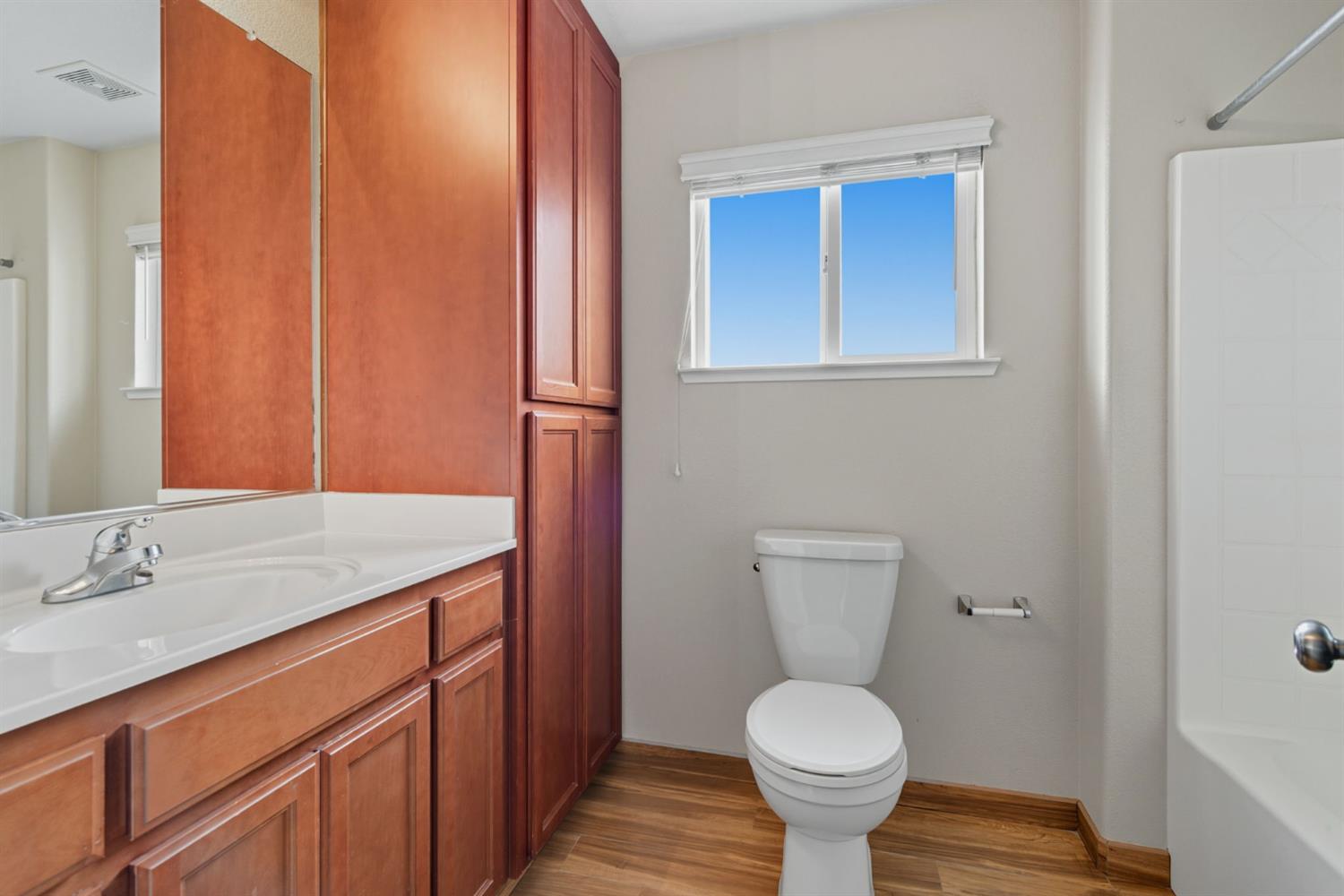 433 Travertine Dr, Ripon, CA 95366