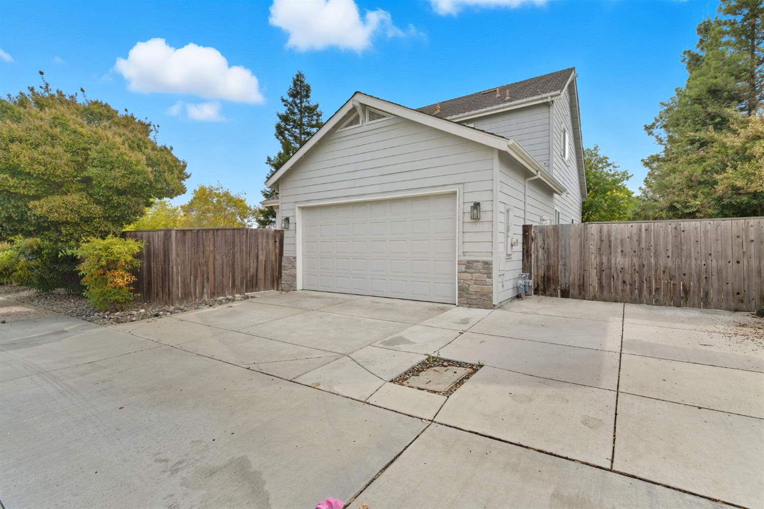 433 Travertine Dr, Ripon, CA 95366