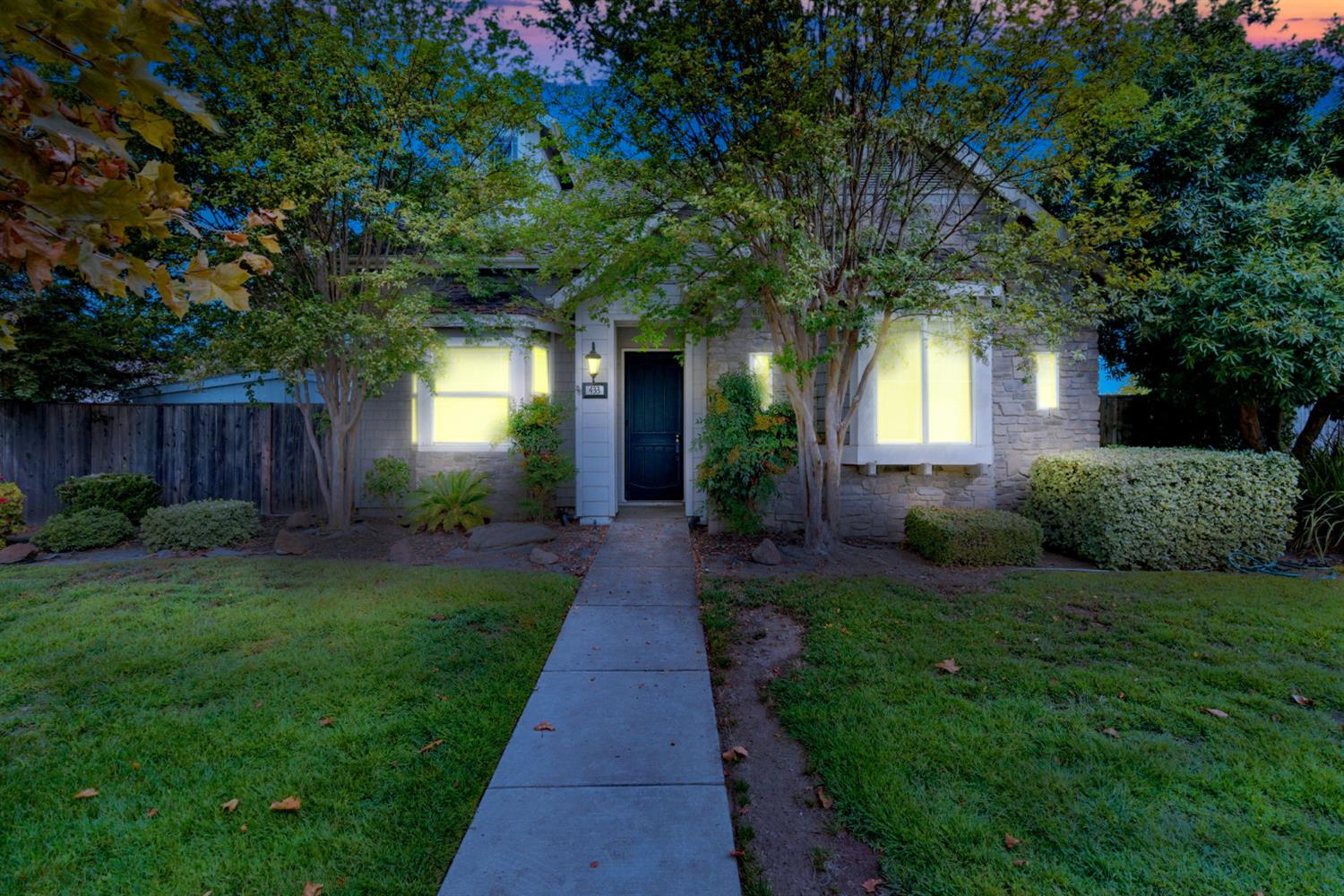 433 Travertine Dr, Ripon, CA 95366